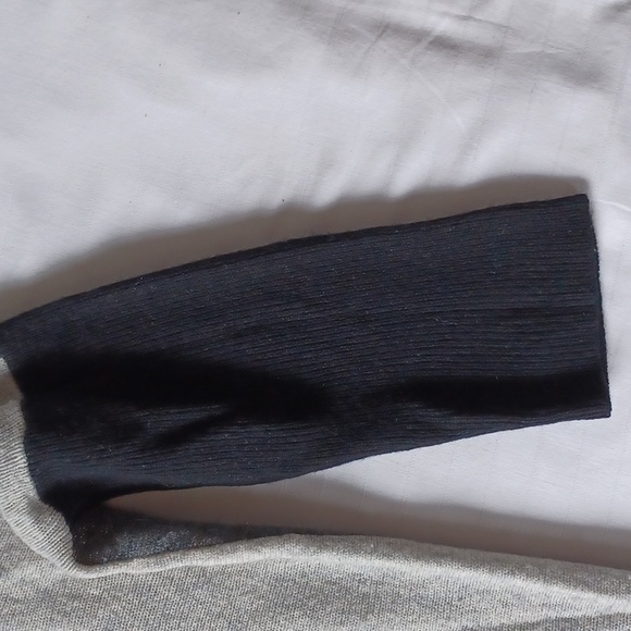 Claudia Nichole Colour Block Loose Fit Cashmere Sweater- Sz. Sm - Picture 3 of 8